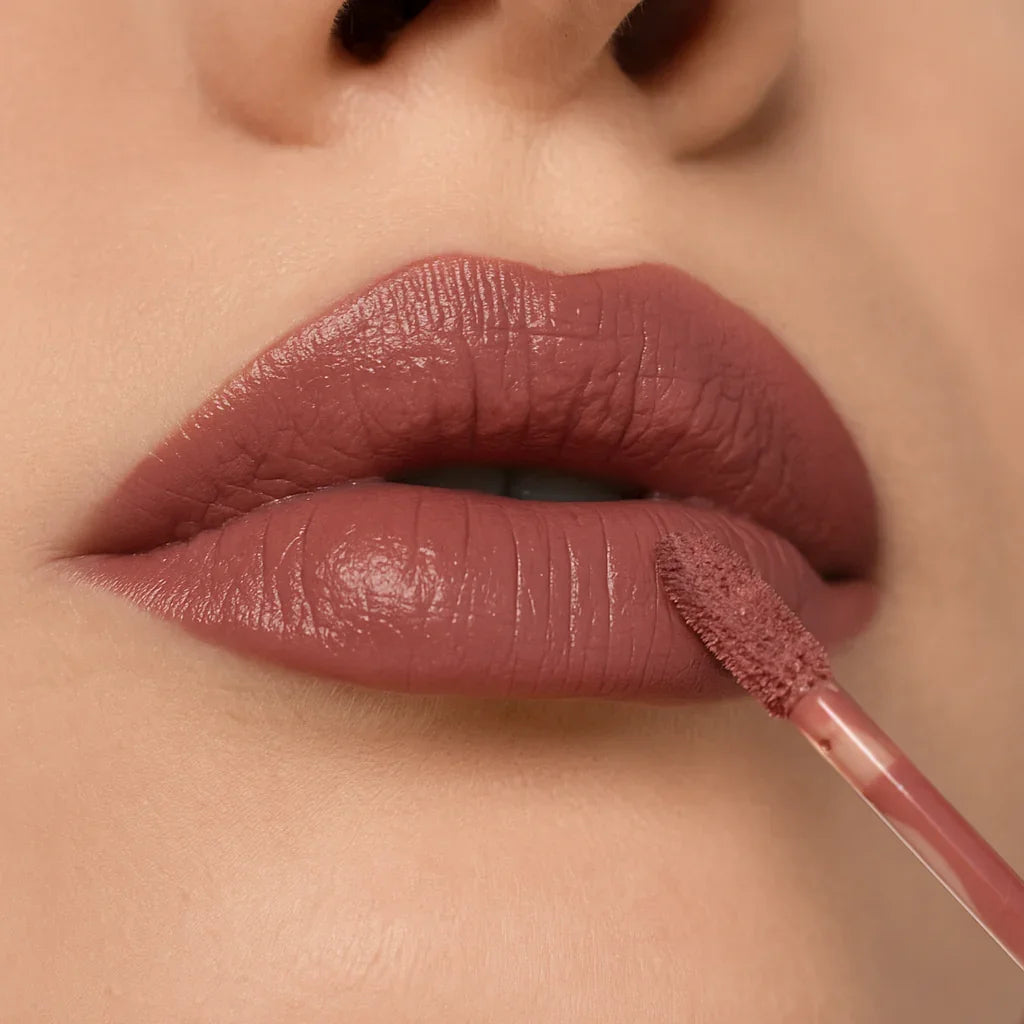 LuxMatte 24-Hour Lipstick - Delune